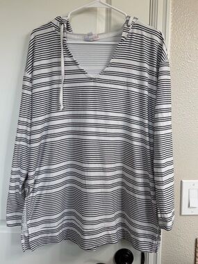LuLaRoe Long Sleeve V-Neck Shirt
